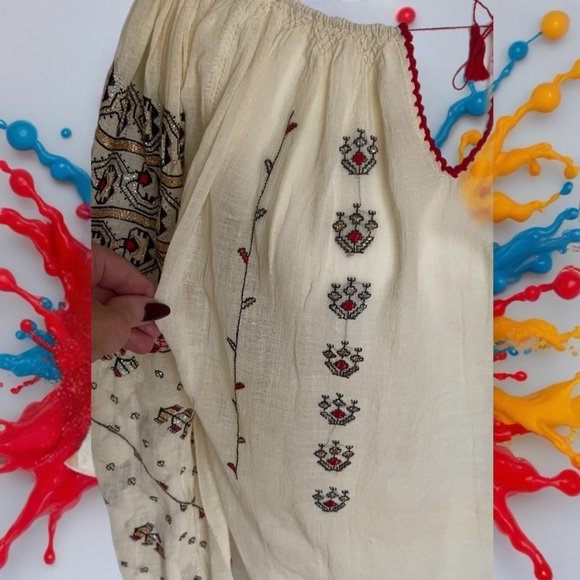 Linen Vintage Eastern European Folk Blouse in Creamer - Picture 7 of 10